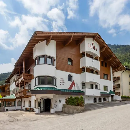 Hotel Luma Stubai Aparthotel - Skibus Zum Gletscher Direkt Vor Der Tuer 4*