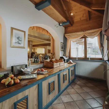 Hotel Luma Stubai Aparthotel - Skibus Zum Gletscher Direkt Vor Der Tuer 4*
